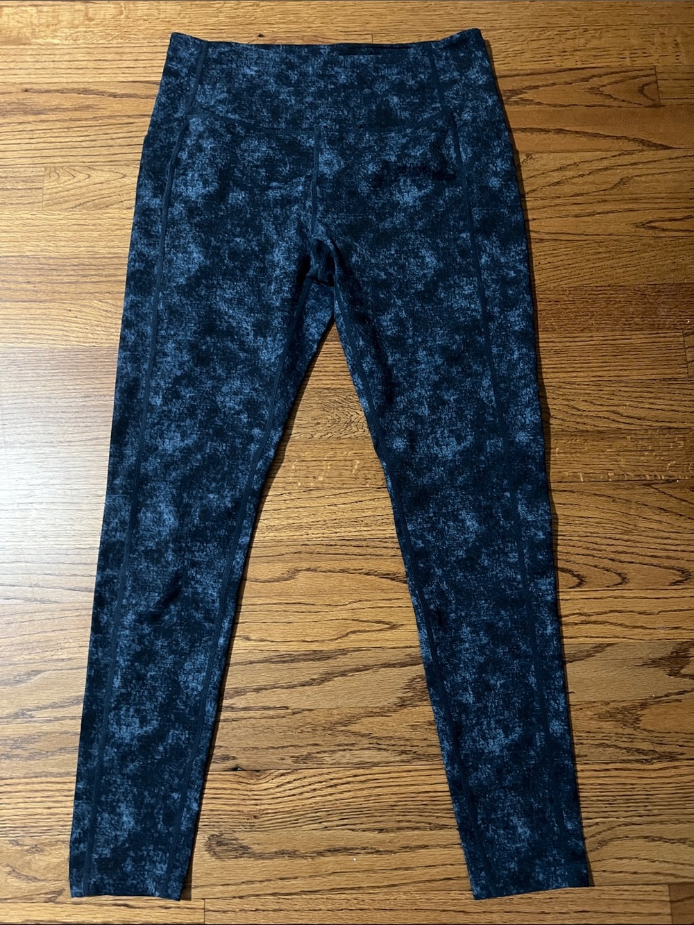 Zella Women’s Navy and Black Marble-Effect Leggings